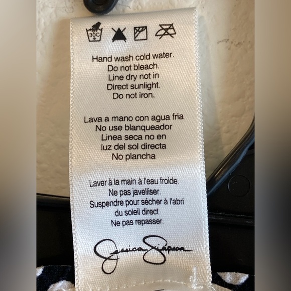 Jessica Simpson Black and White Bikini - Picture 12 of 13